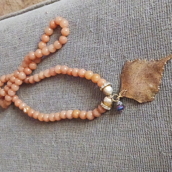 Woodland Goldtone Leaf beaded Necklace. Australia 🇦🇺 - Picture 2 of 4